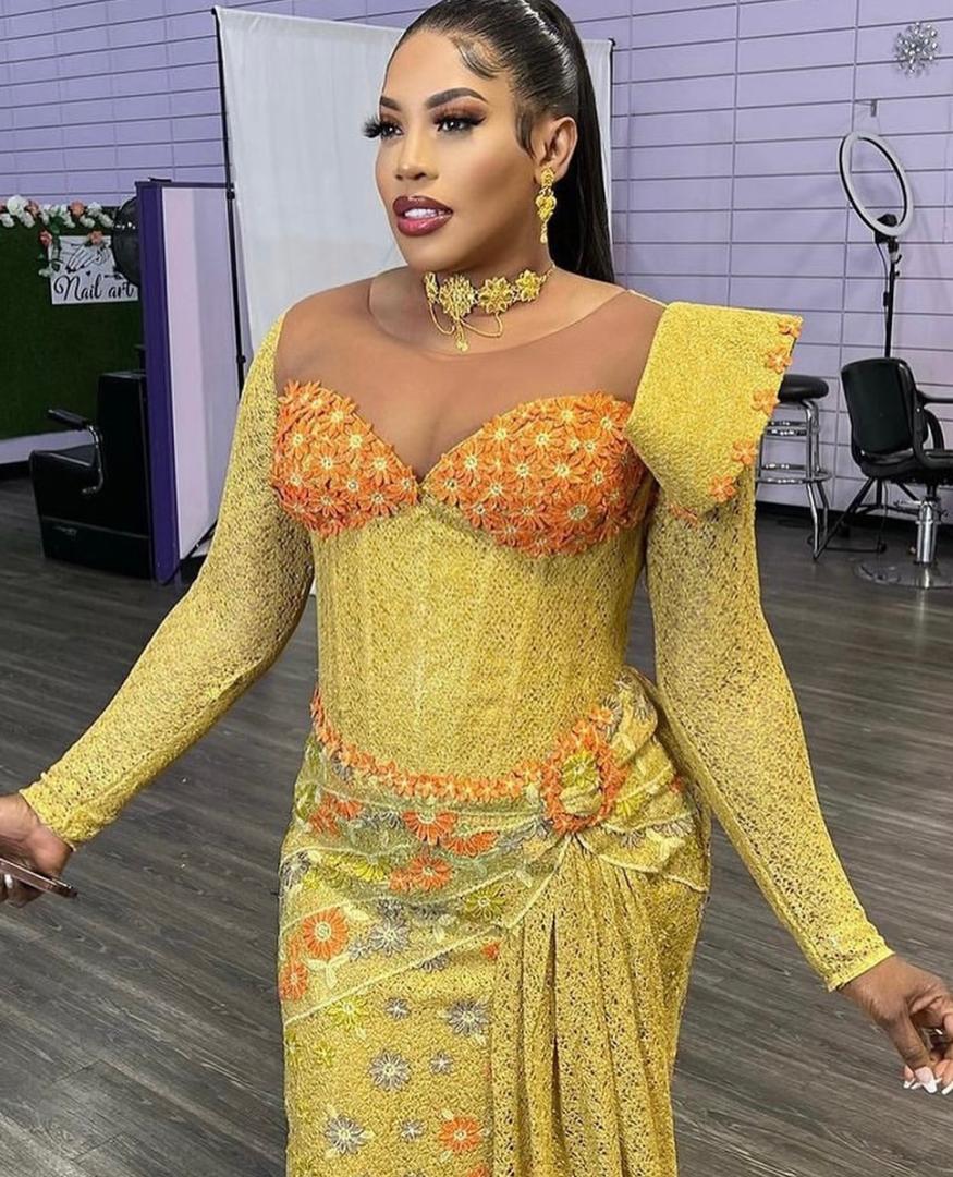 Robe longue brode